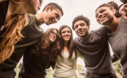 Sosyalleşmek beyni koruyor